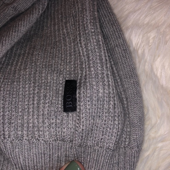 Hugo Boss sweater - Picture 5 of 8